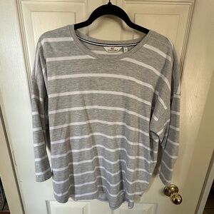Vineyard Vines 3/4 sleeve top size medium